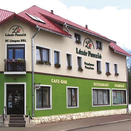 Lázár Pension&Restaurant Gyergyószentmiklós Kültér fotó
