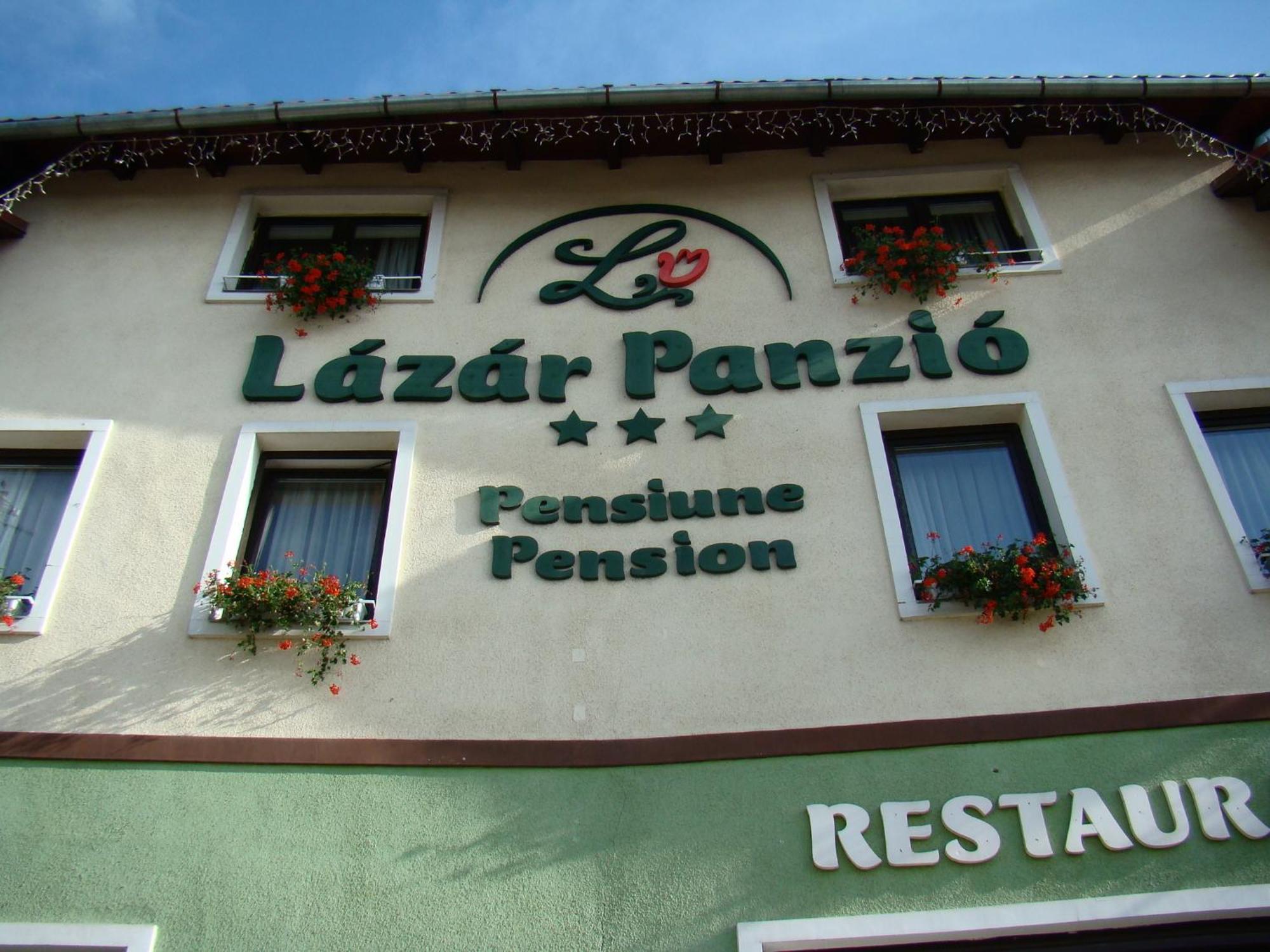Lázár Pension&Restaurant Gyergyószentmiklós Kültér fotó