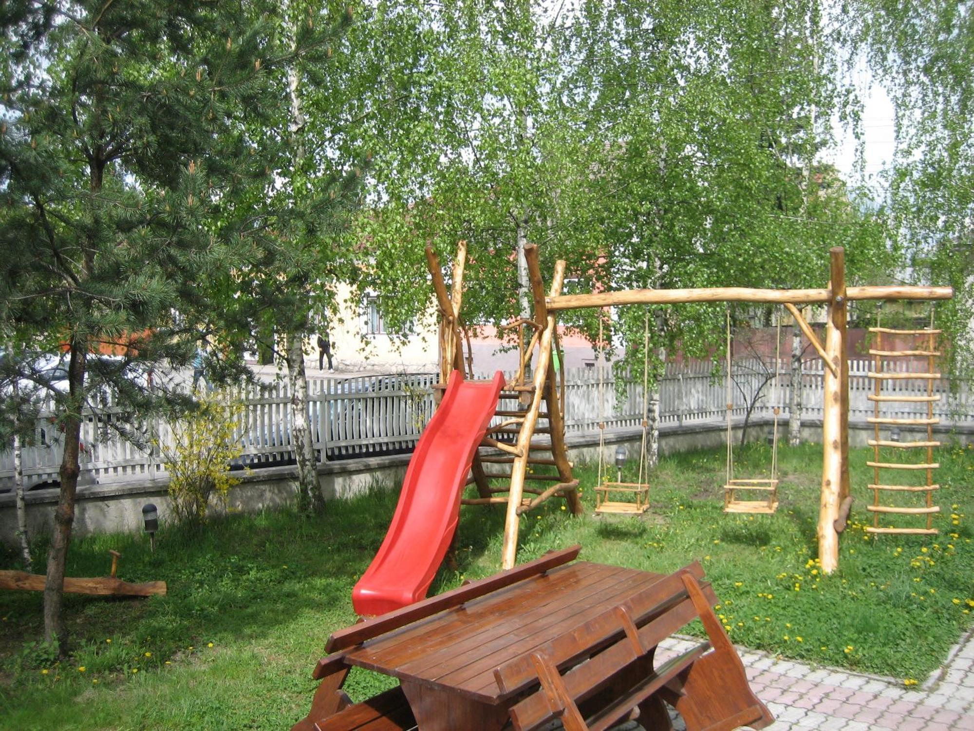 Lázár Pension&Restaurant Gyergyószentmiklós Kültér fotó