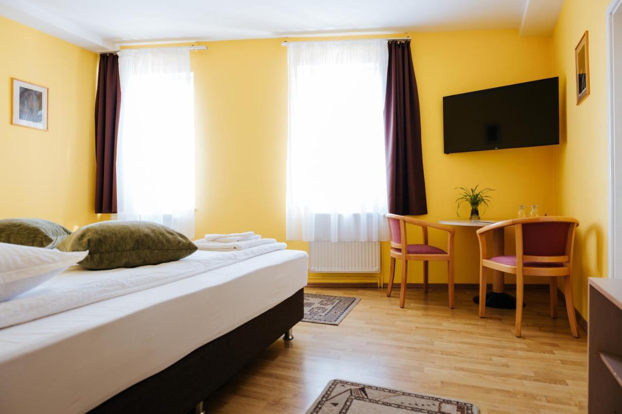Lázár Pension&Restaurant Gyergyószentmiklós Kültér fotó